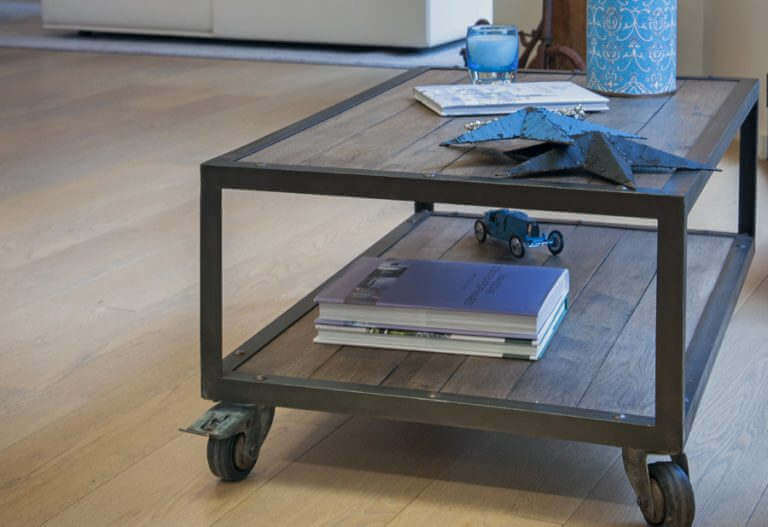 Table basse acier bois roulettes vintage